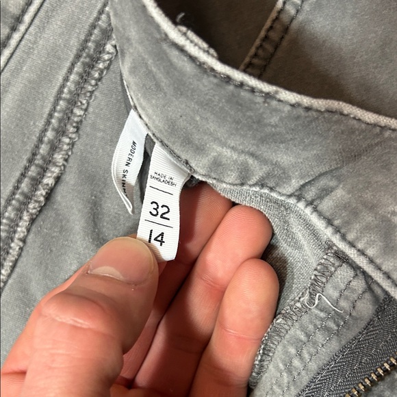 LOFT Washed Gray Straight-Leg Jeans - Picture 3 of 6